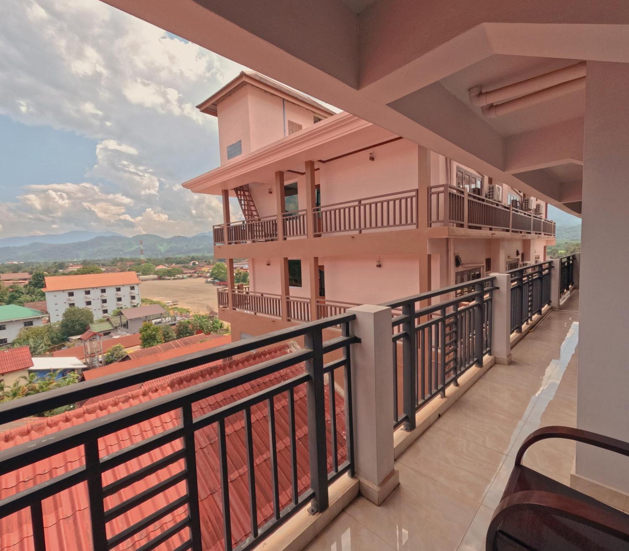 Vang Vieng Consiana Hotel Bagian luar foto