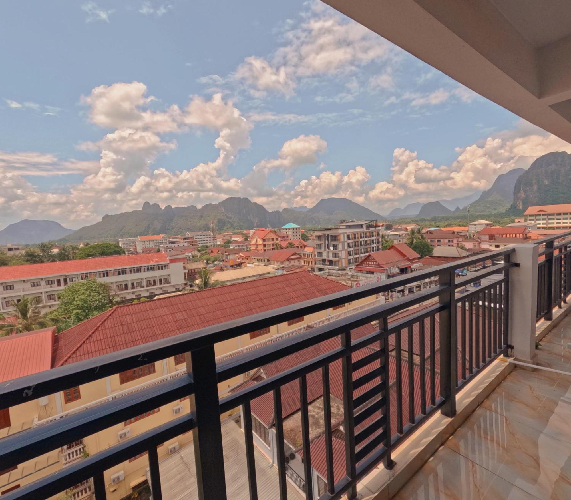 Vang Vieng Consiana Hotel Bagian luar foto